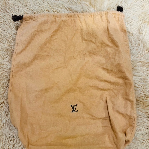 Louis Vuitton Tan Dust Bag with drawstring.16”/19” large size g - Picture 1 of 3